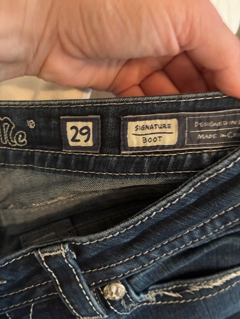 Miss Me signature Bootcut Jeans with embroidery and rhinestones - Picture 12 of 14
